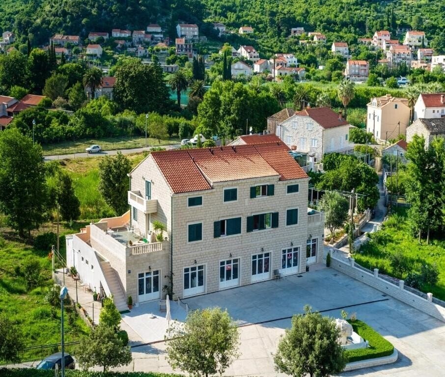 Фотографія Apartments Dubelj 3*