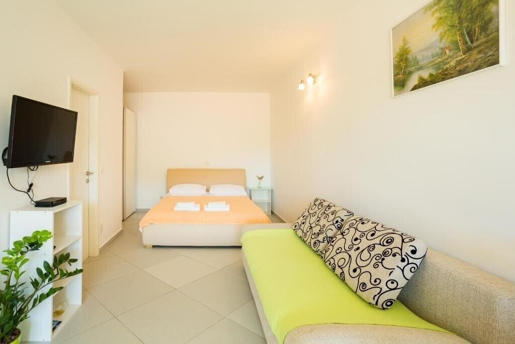 Фото Apartments Mandy 3*