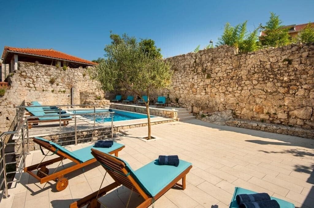 Картинка California Apartments 4*