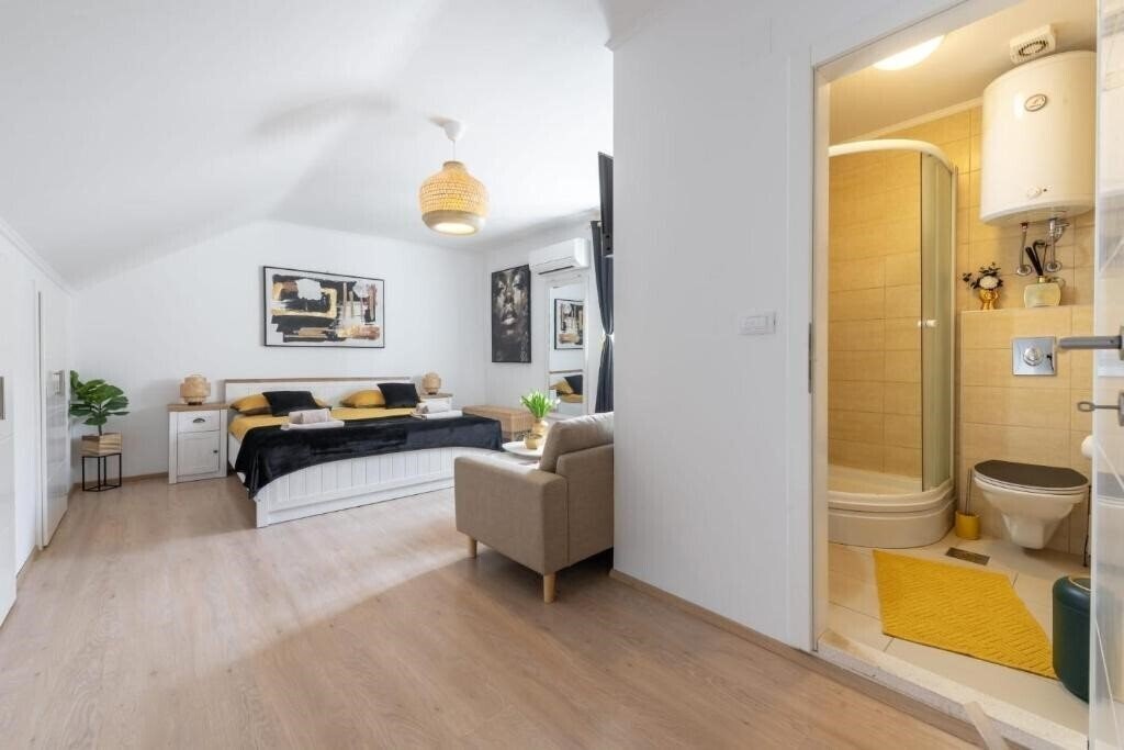 Фотографія Ira Apartments 3*