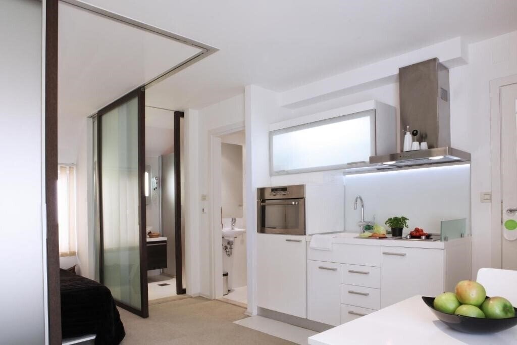 Фотография Miro Studio Apartments 4*