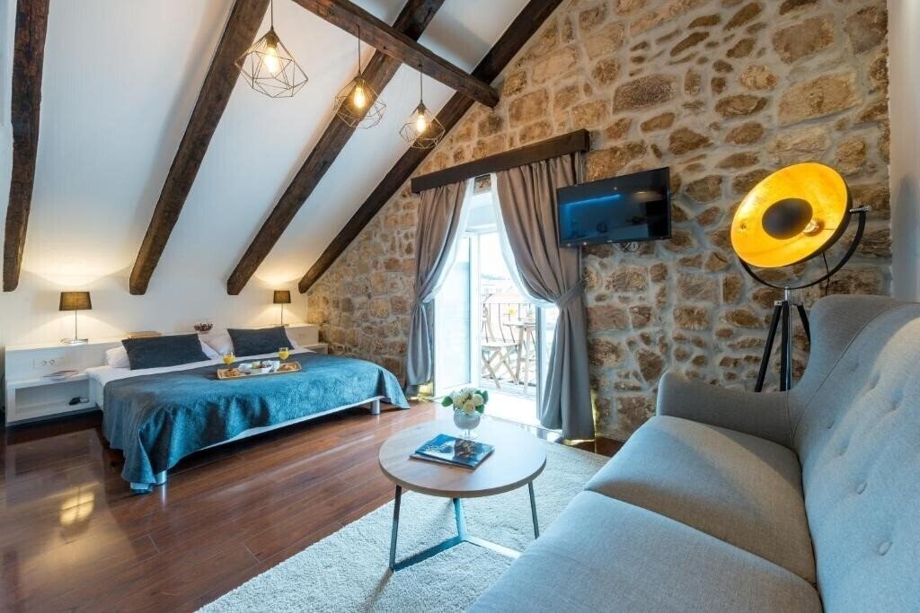 Отель Scalini Palace 4*