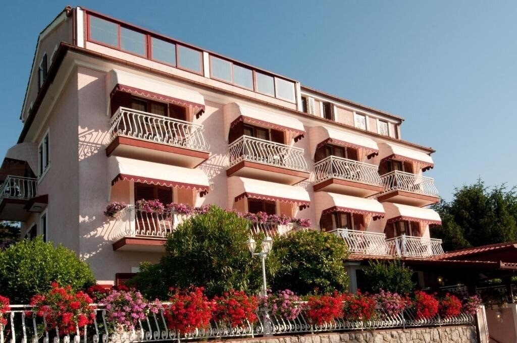Отель Bed & Breakfast Villa Klara 3*