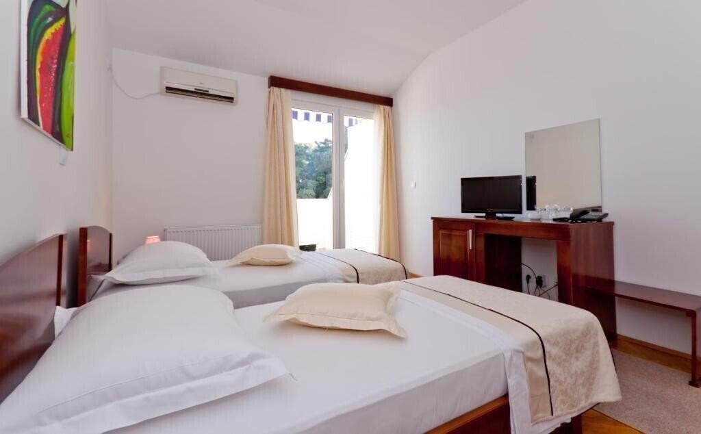Фото Baletna Skola Hotel 3*