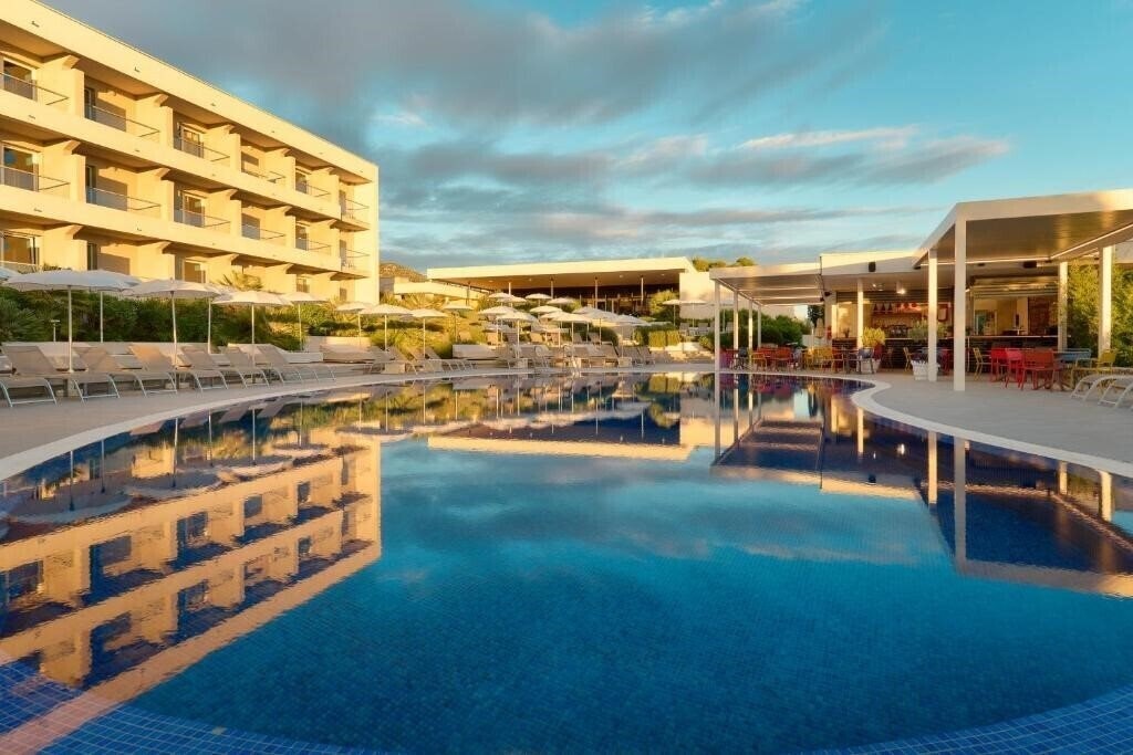 Отель Pharos Hvar Bayhill Hotel 4*