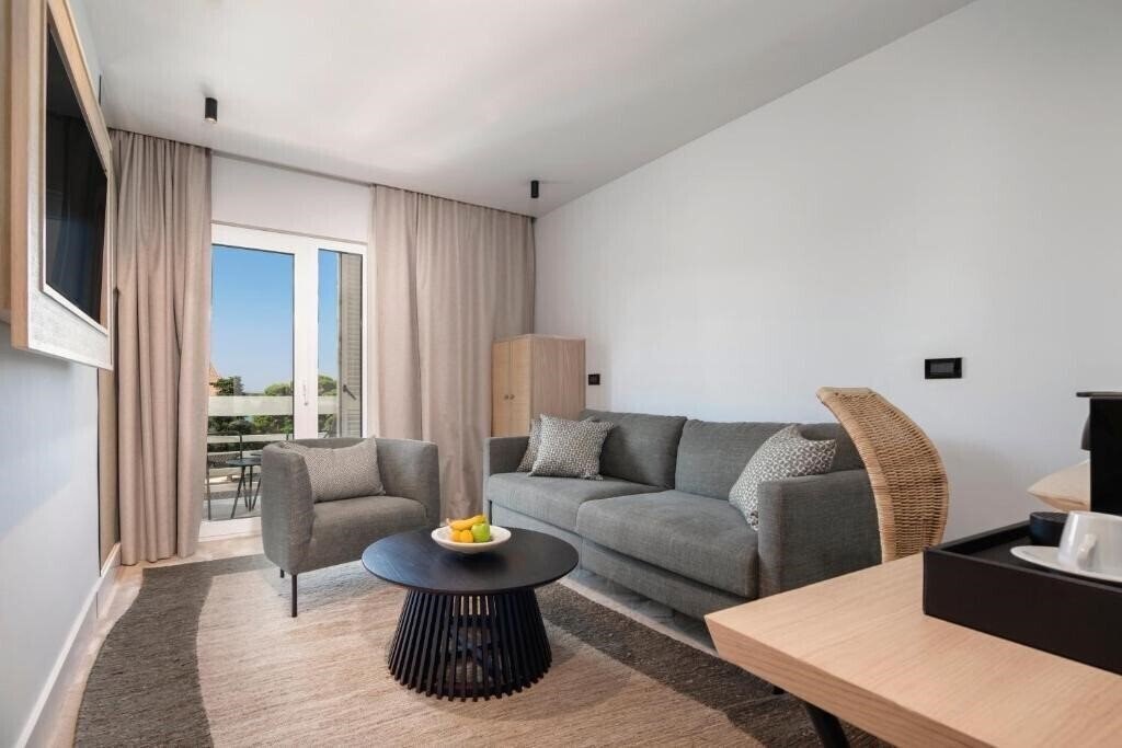 Картинка Beach Bay Hvar Hotel 4*