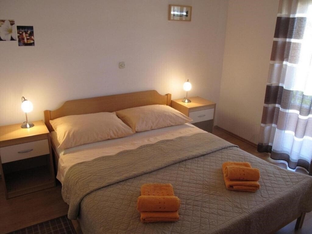 Фото Apartments Mia 3*