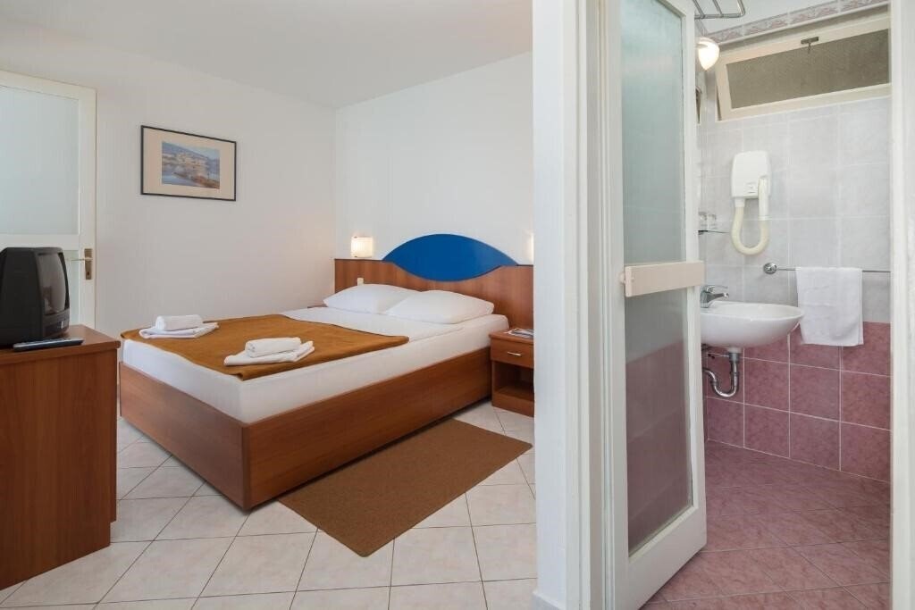 Фото Adriatiq Fontana Hotel Apartmani 4*