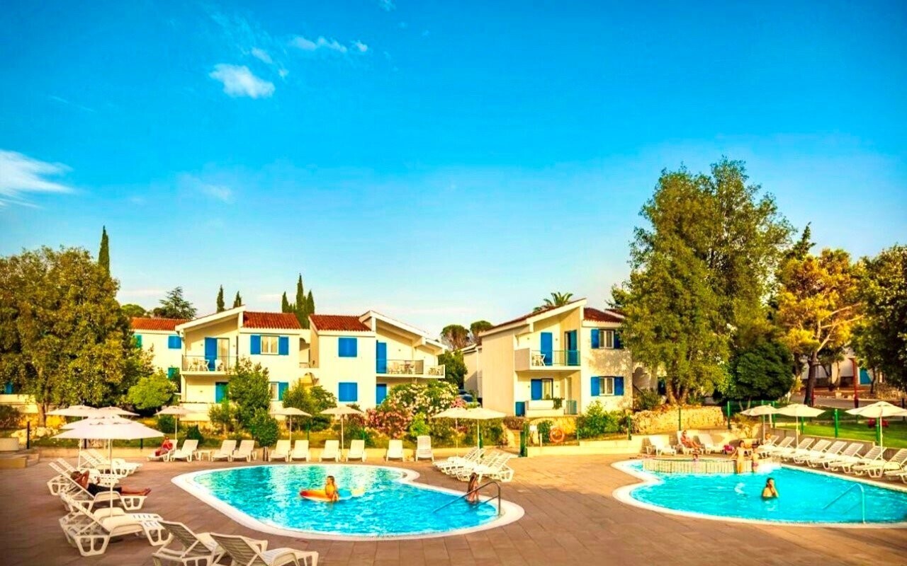 Отель Port 9 Island Resort 4*