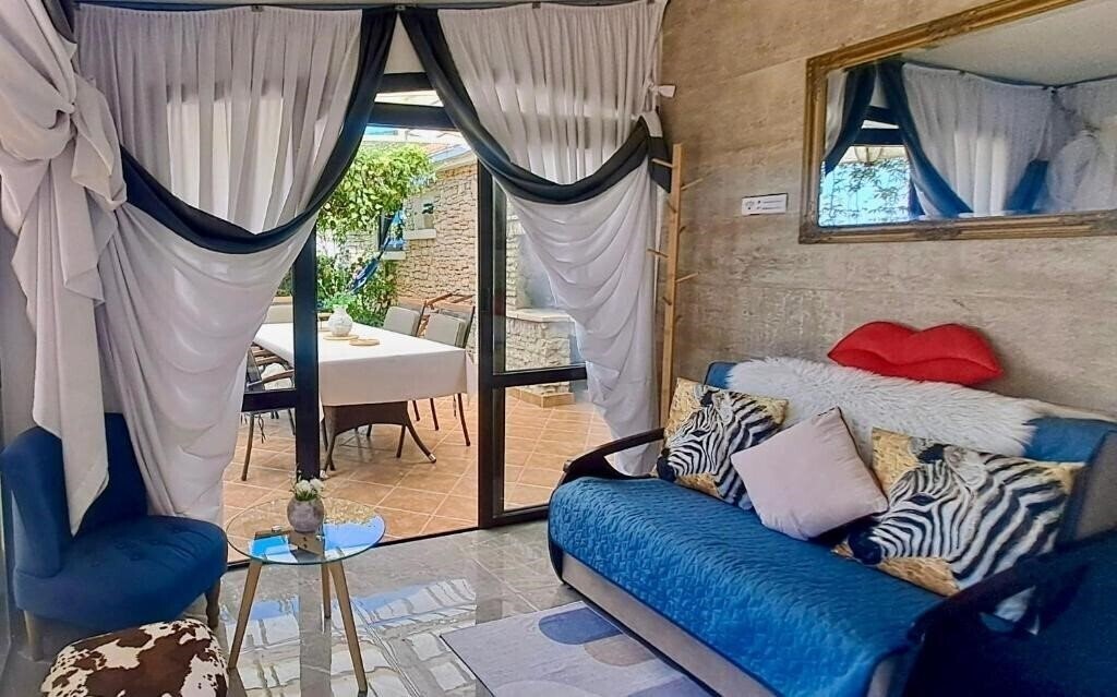 Фото Villa Stone House Poplat House 3*