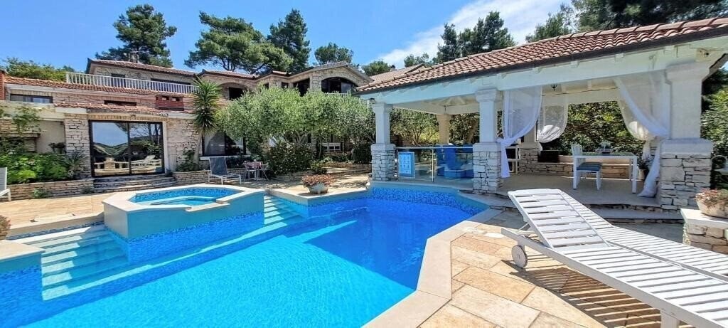 Изображение Villa Stone House Poplat House 3*