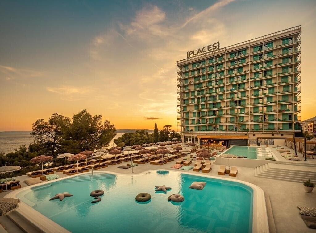 Готель Dalmacija Sunny Hotel By Valamar 3*