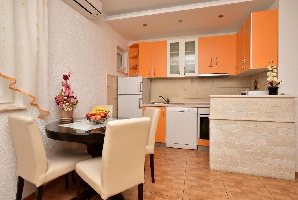 Изображение Luetic Villa 3*