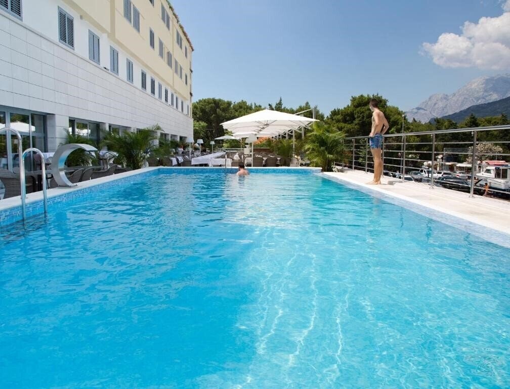 Готель Aparthotel Miramare 4*