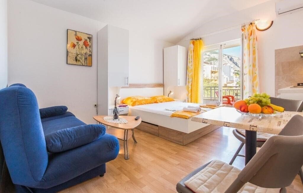 Отель Miranda Apartment 3*