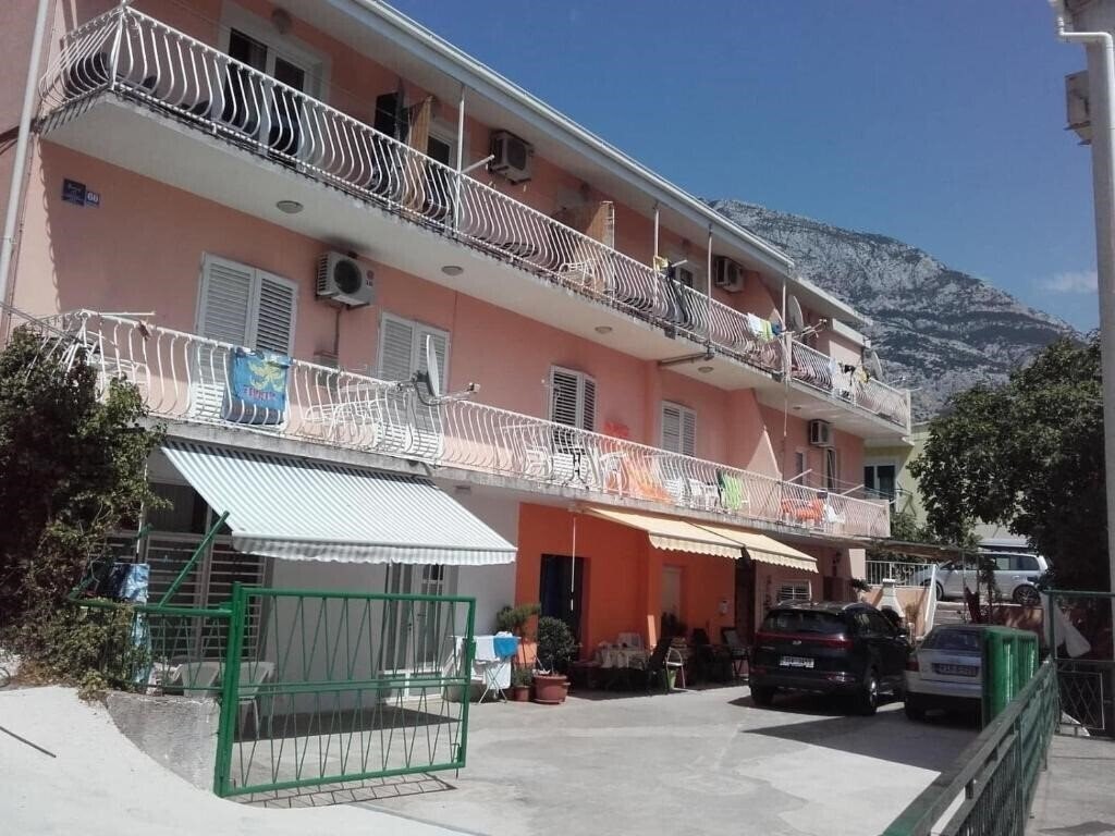 Фото Apartments Jela 3*
