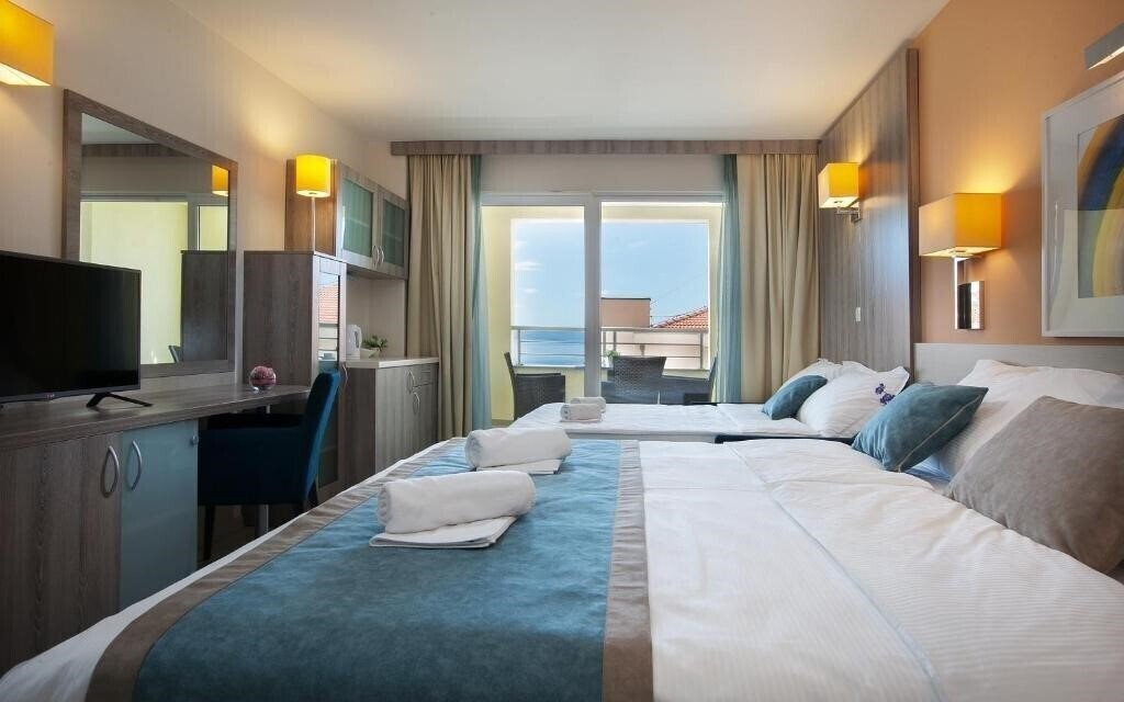 Фото Guesthouse Aroma 4*