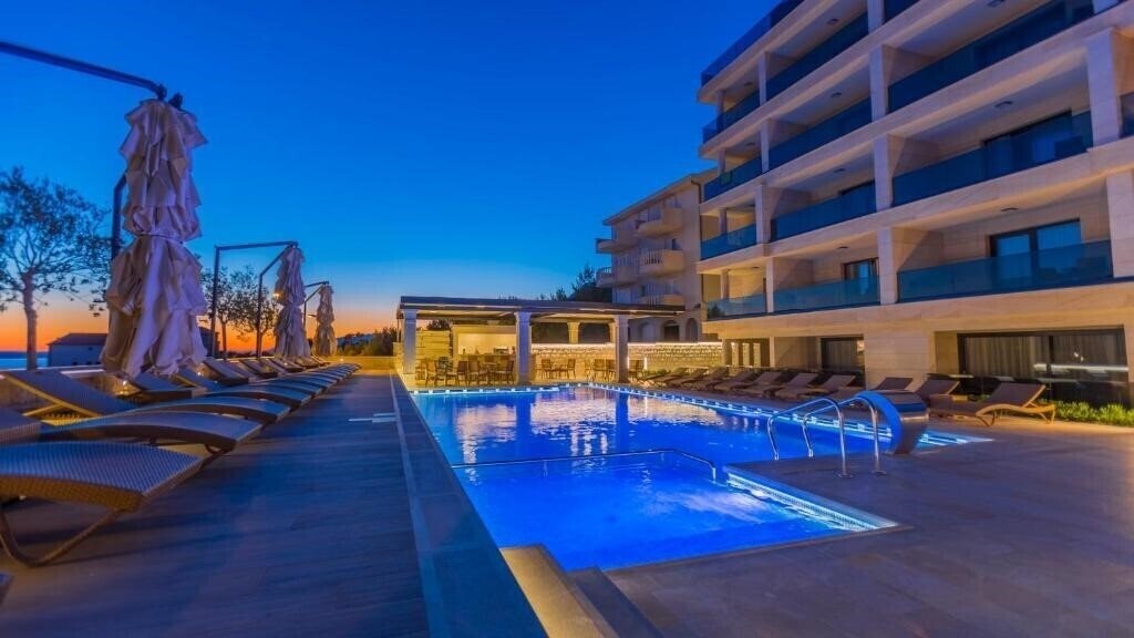 Фото Luxury Aparthotel 4*