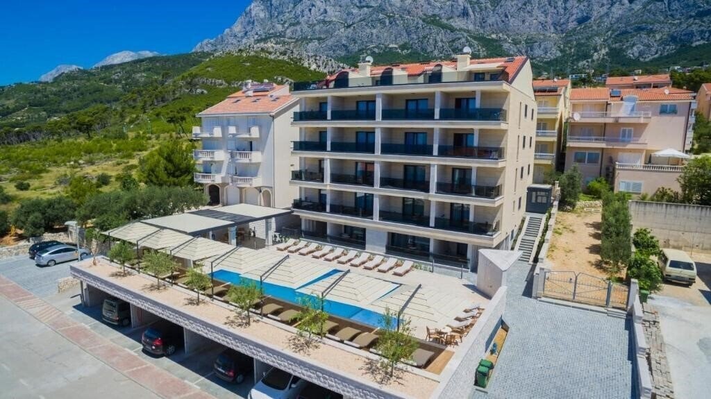 Отель Luxury Aparthotel 4*