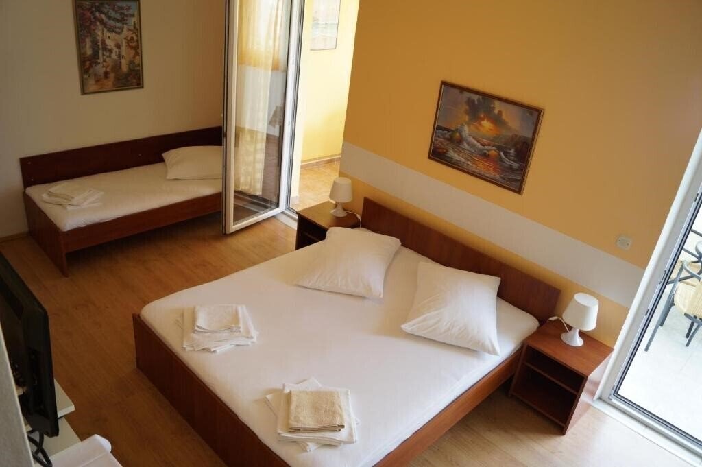 Отель Studio Apartments Marija 3*