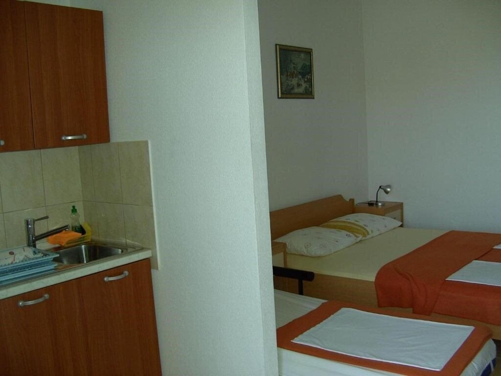 Фотографія Ruza Studios & Apartments 3*