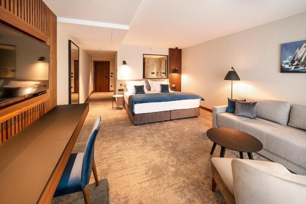 Фото Luxury Hotel Riva 5*
