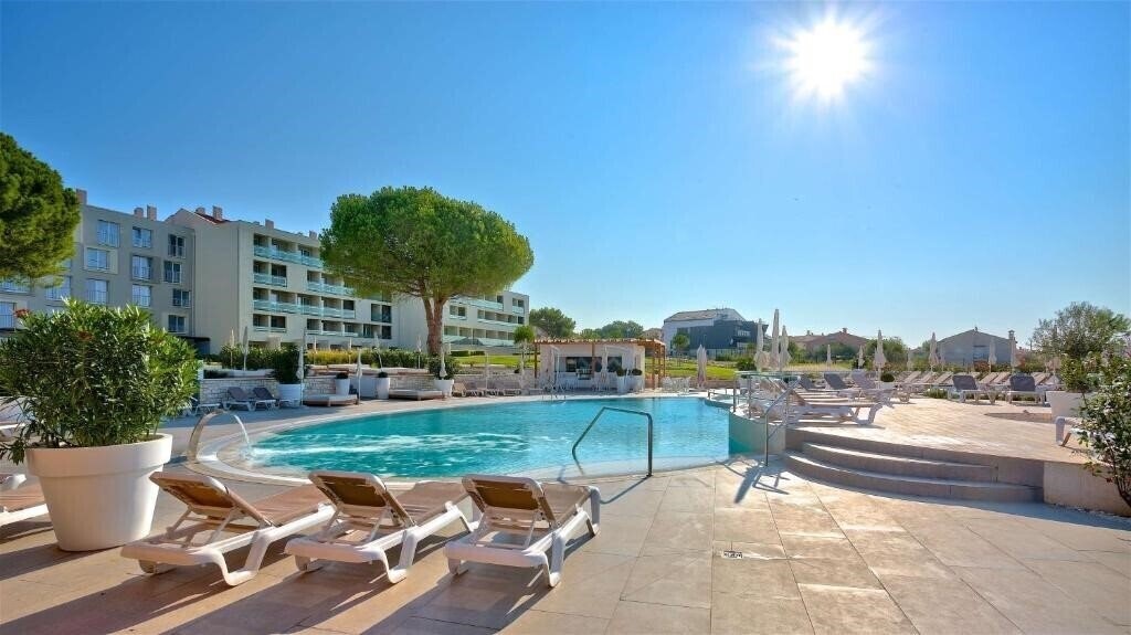 Отель Park Plaza Belvedere 4*