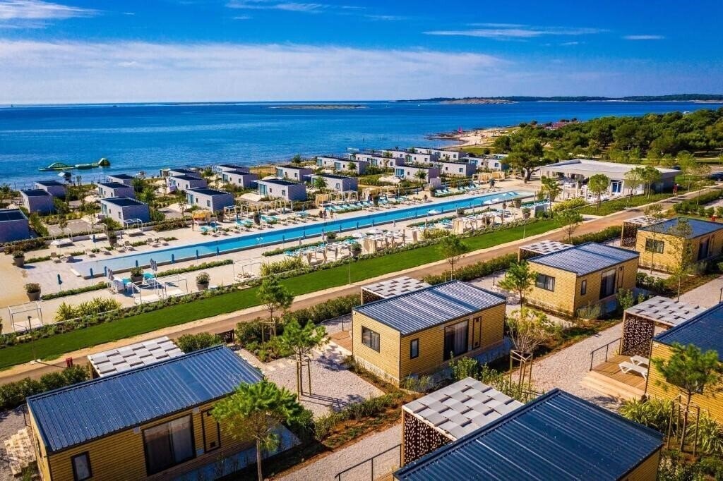 Отель Camping Arena Kazela 4*