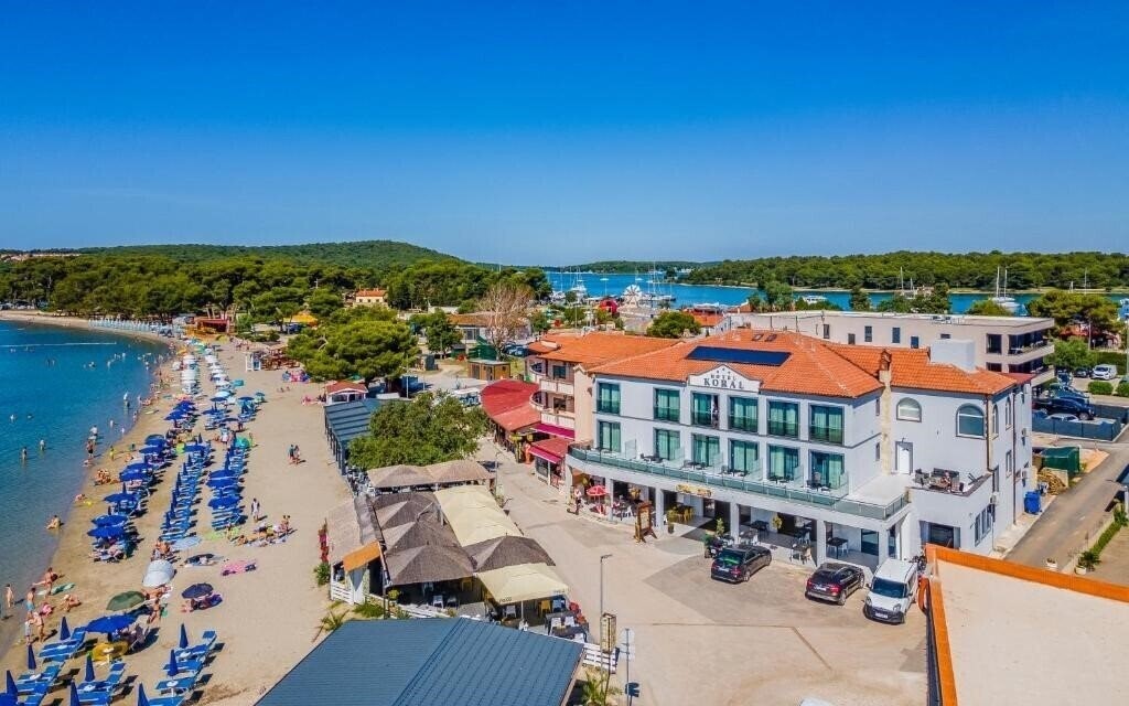 Отель Koral Hotel Medulin 3*