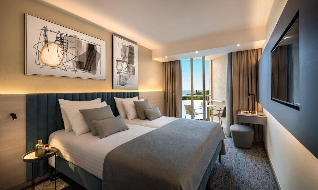 Фотографія Aminess Maestral 4*