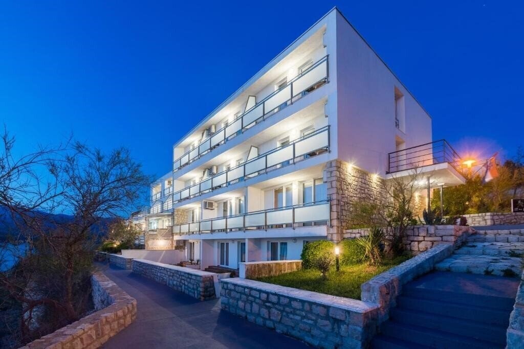 Готель Roccia Apart Hotel 3*