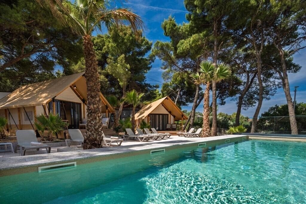Фотографія Waterman Beach Village 4*