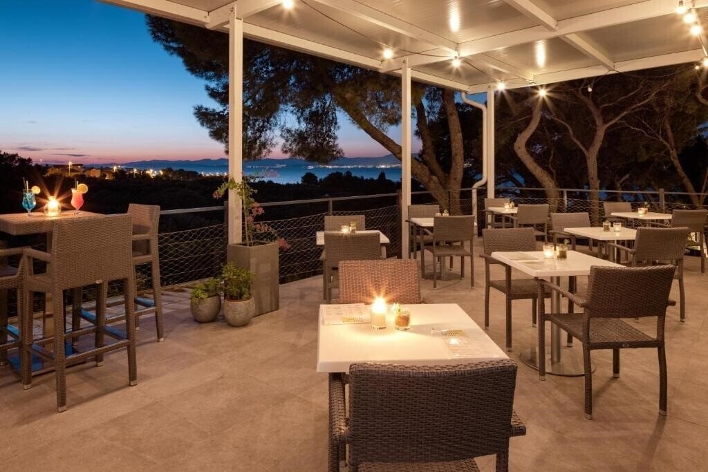 Зображення Waterman Beach Village 4*