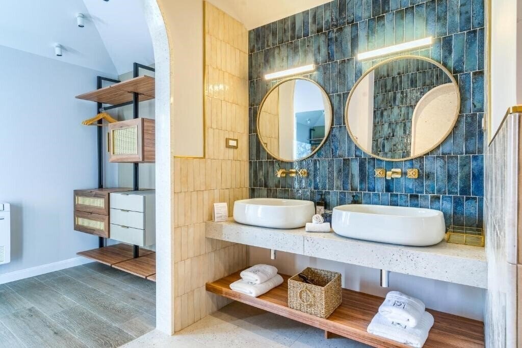 Фото Brattia 4*