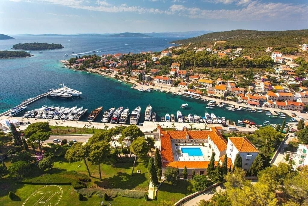 Готель Martinis Marchi Heritage Hotel (Solta) 5*