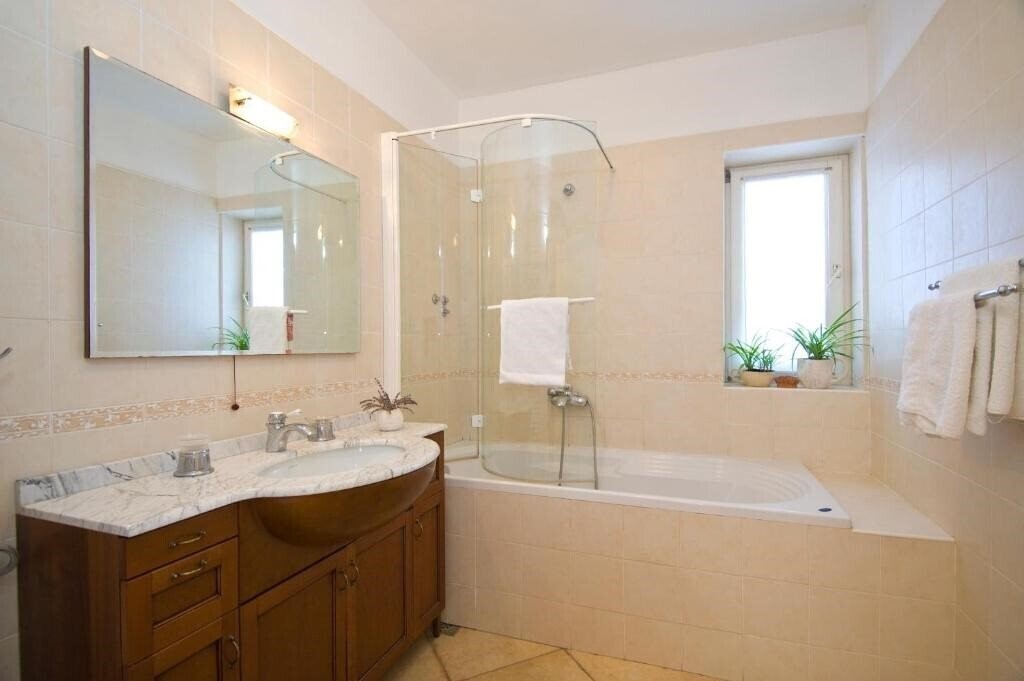 Фотографія Lukrecia Apartment 3*