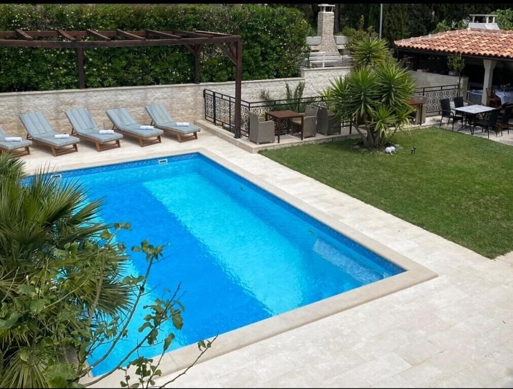 Готель Villa Mediterranea 4*