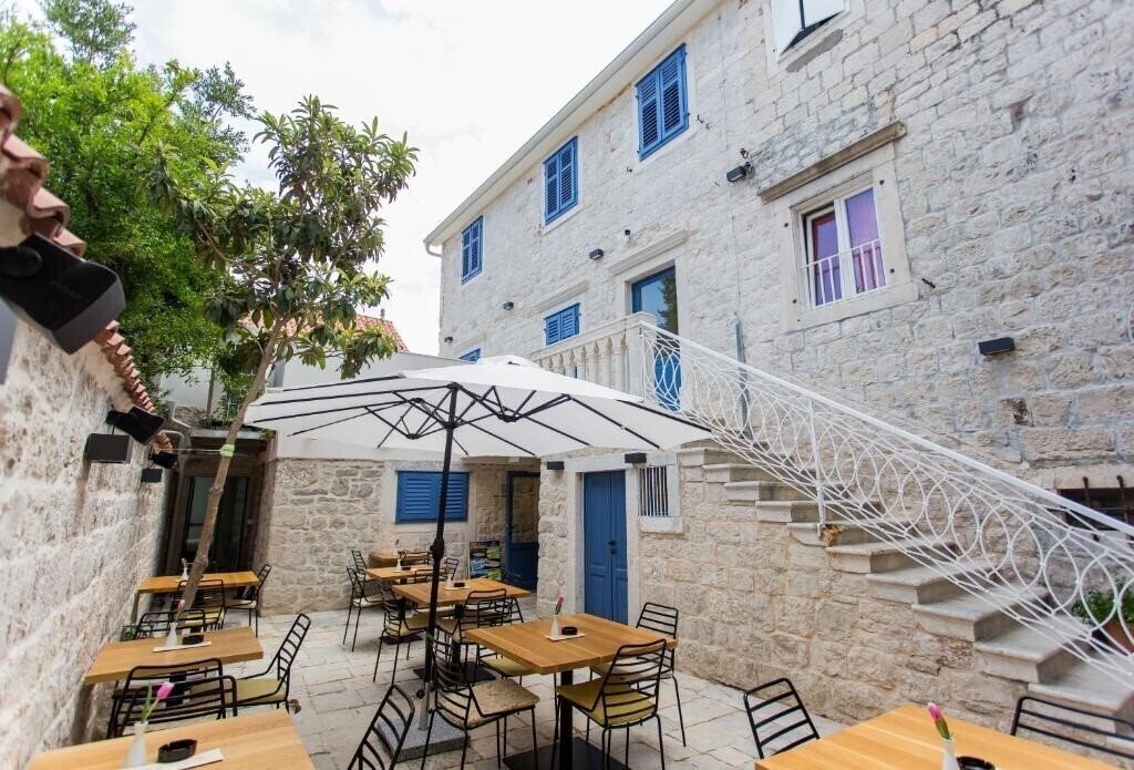 Отель Bifora Heritage Hotel 4*