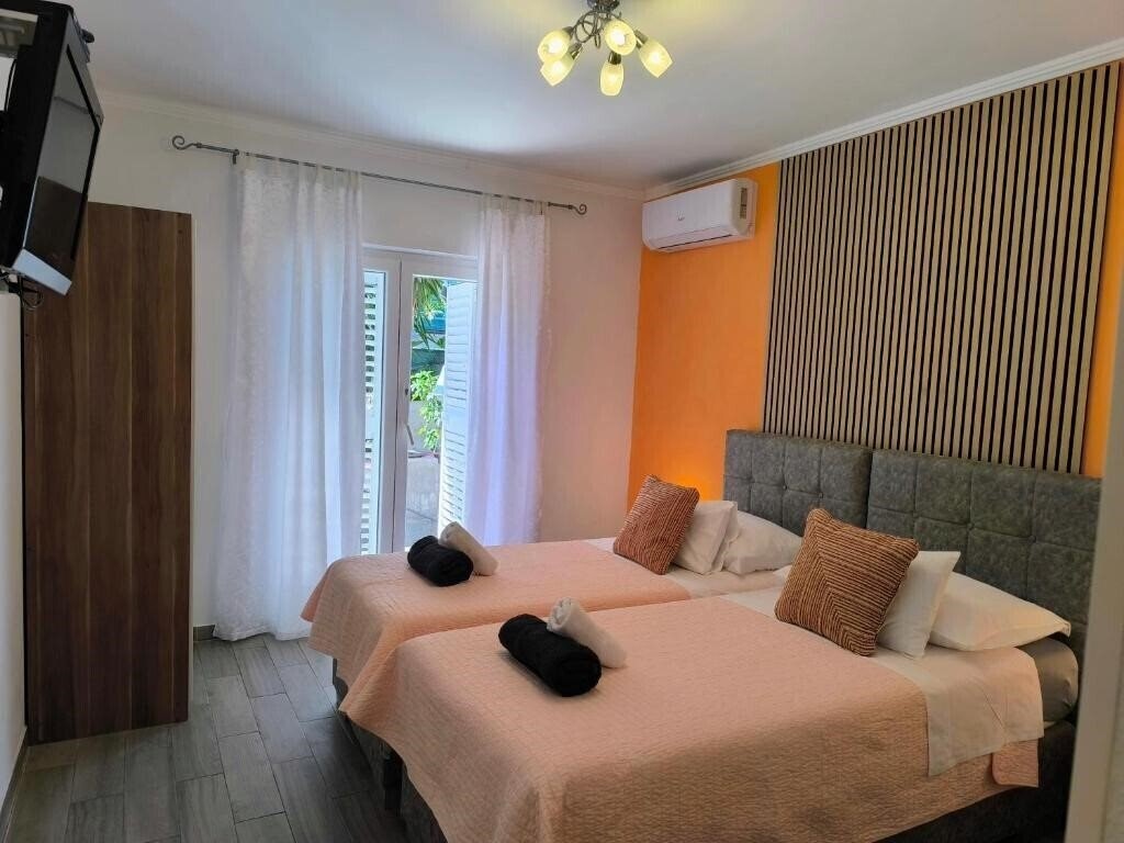 Готель Apartments Desa Petric 3*