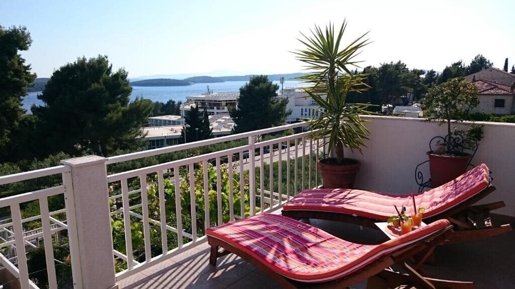 Отель Apartments Mare 3*