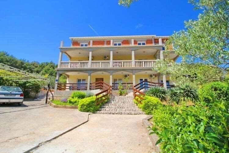 Отель Apartments Veselka 3*
