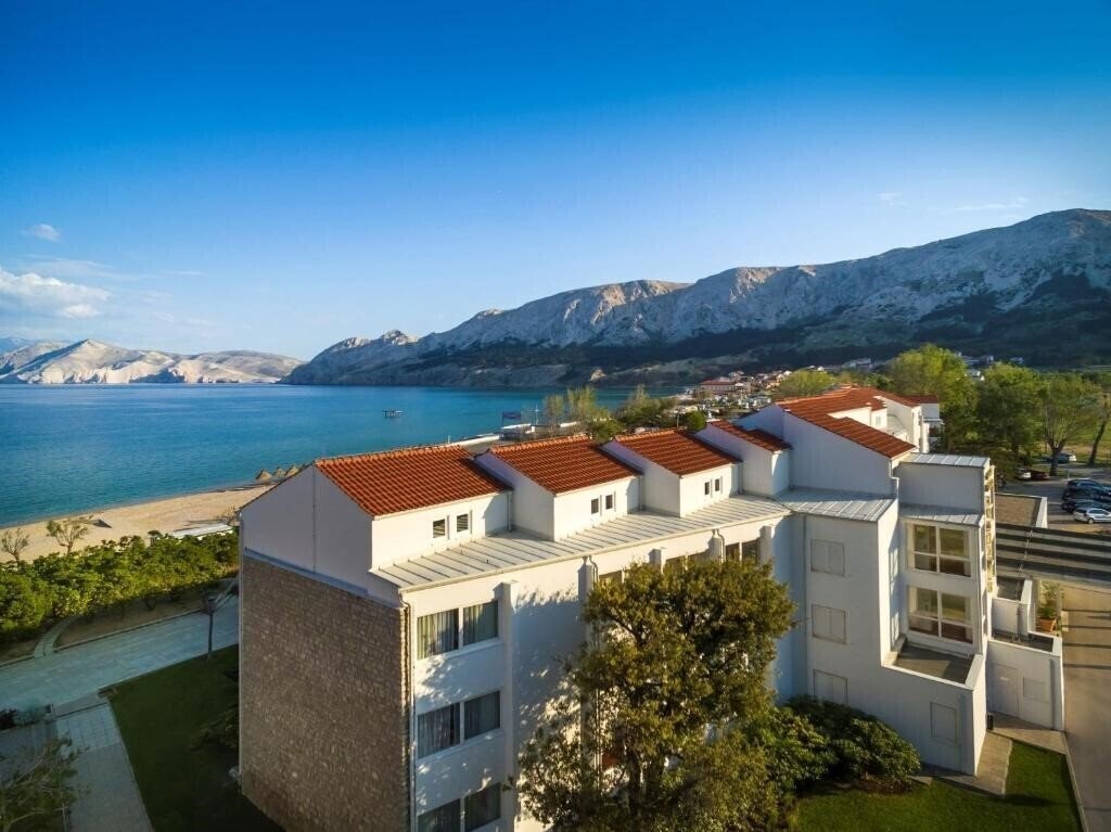 Готель Sunny Baska Residence by Valamar (ex. Valamar Zvonimr, Zvonimir, Baska Zvonomir) 4*
