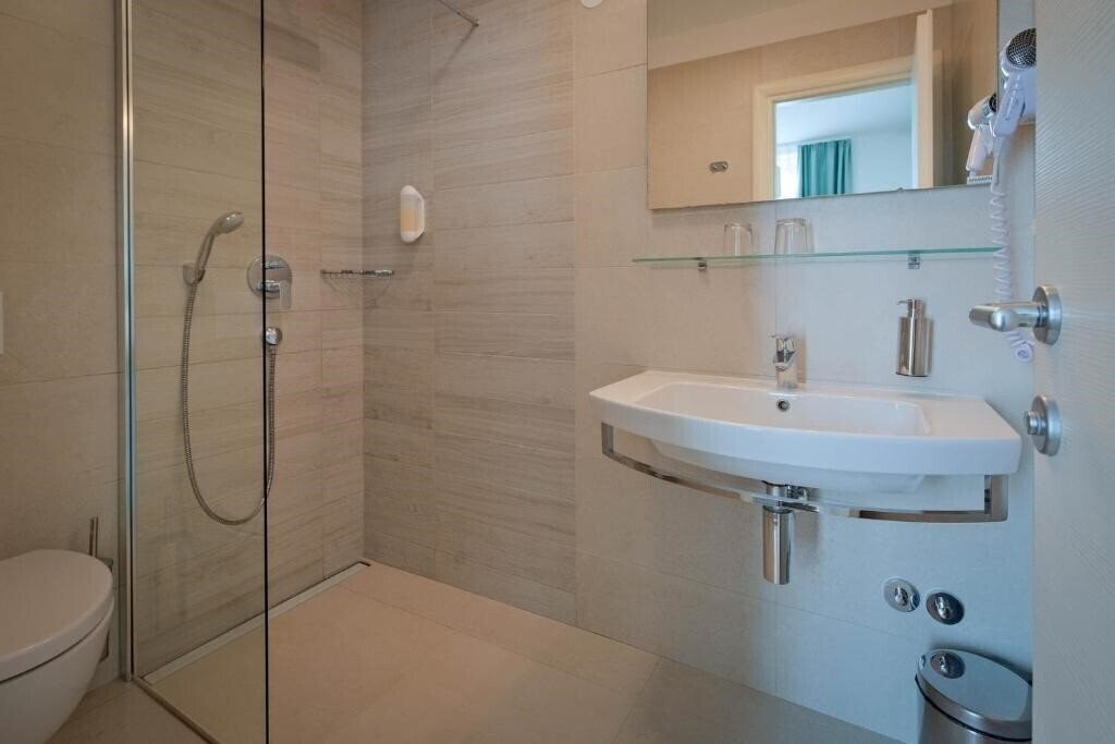 Фото Hotel Bor 3*