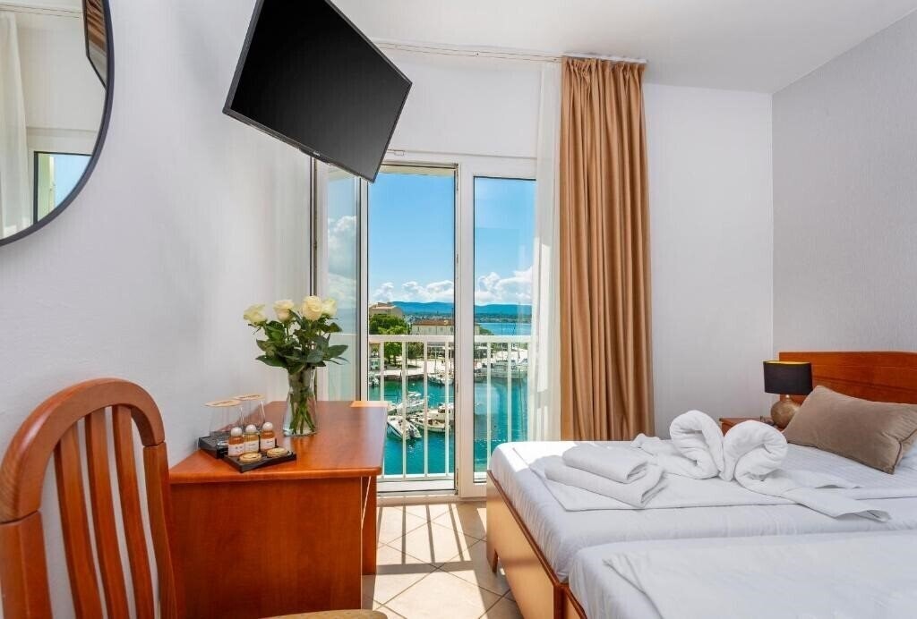 Фото Hotel Adria 3*