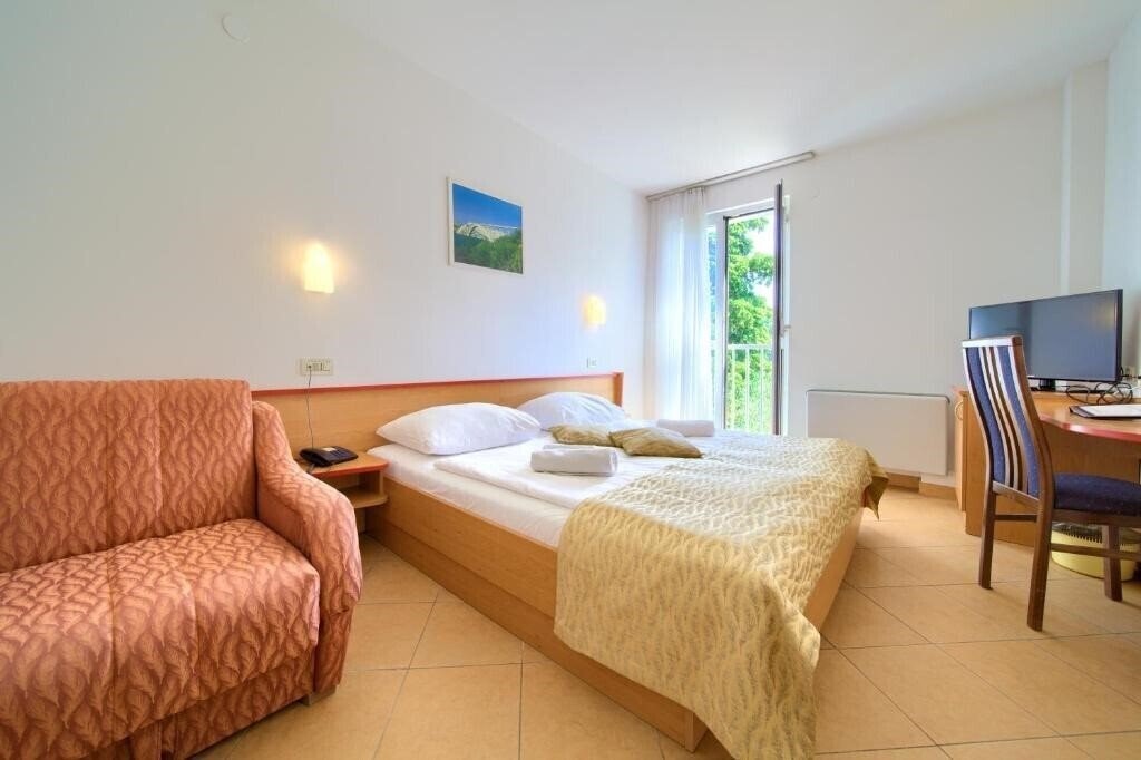 Фото Hotel Resort Drazica - Villa Lovorka 3*