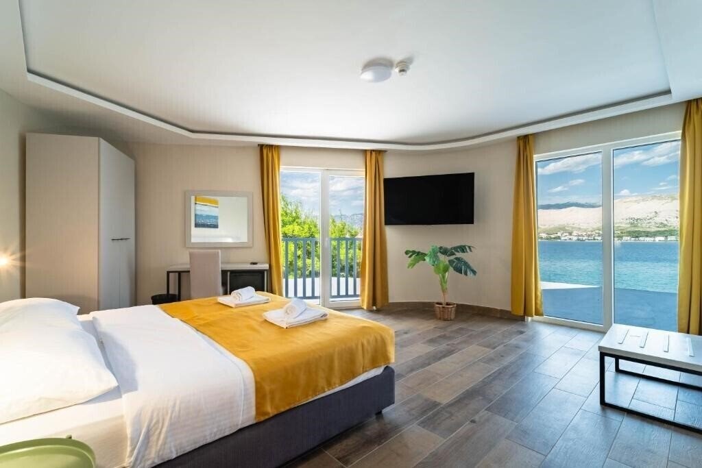 Фото Hotel Plaza 4*