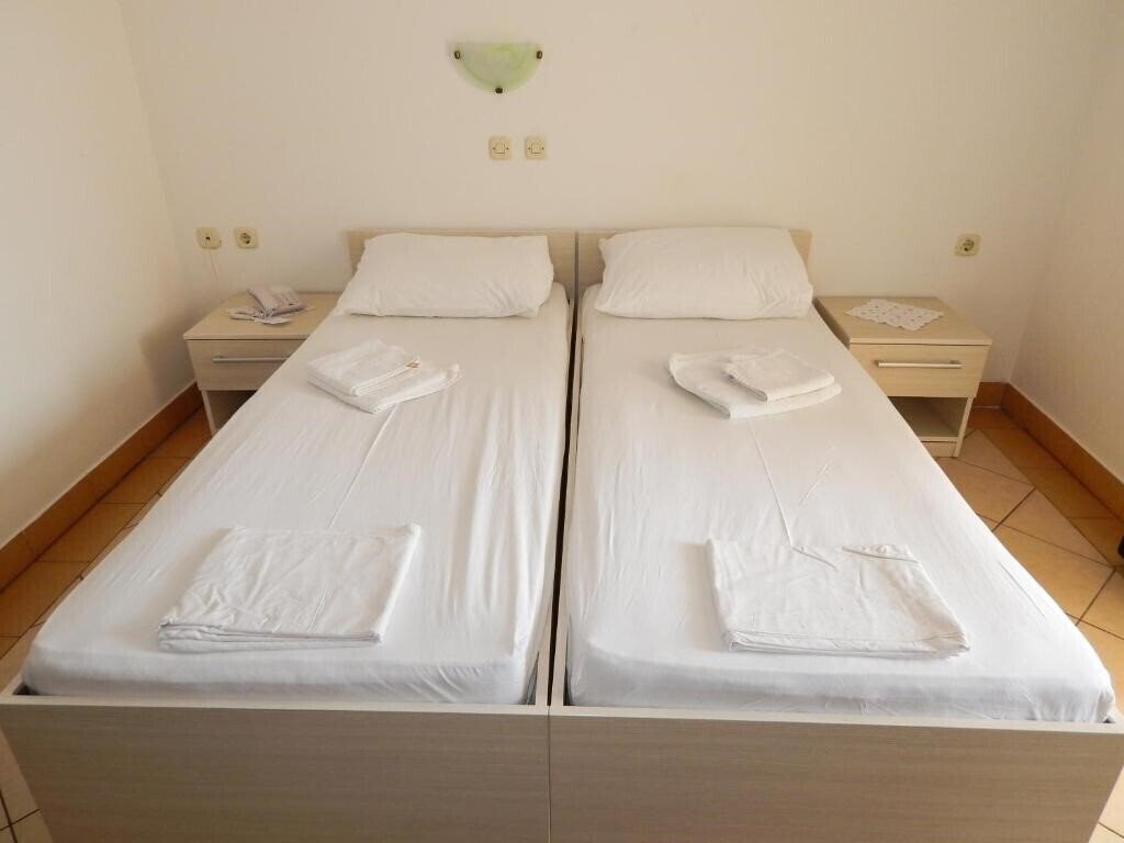 Фото Aparthotel Frane 3*
