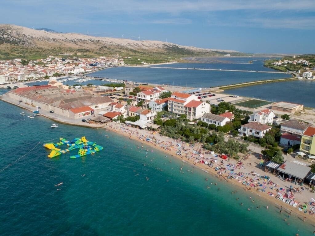 Отель Rooms & Apartments Galeb 2*