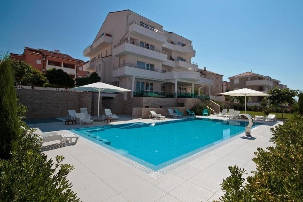 Фото House Novalia 4*
