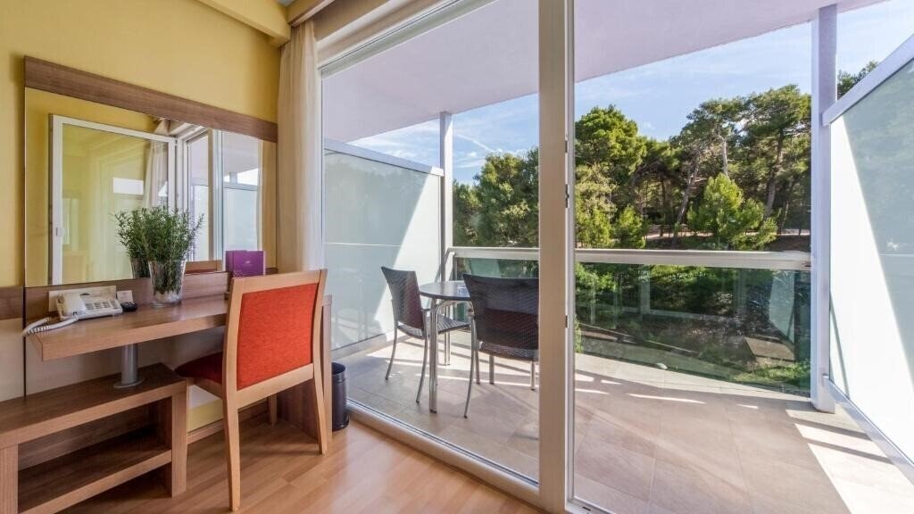 Зображення Aurora 4*